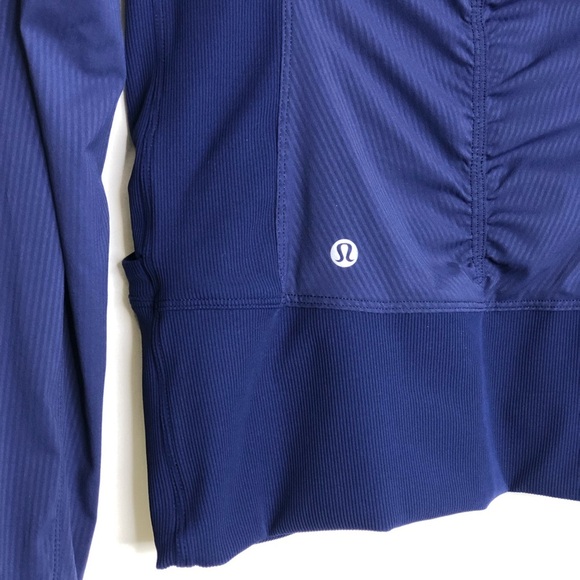 Lululemon In Flux Navy blue zip front. Women's Blue Hooded Jacket - Picture 5 of 9